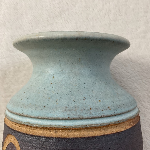 Signed Studio Pottery Vase 8” Carved Blue Matte Stoneware MCM - Picture 9 of 16
